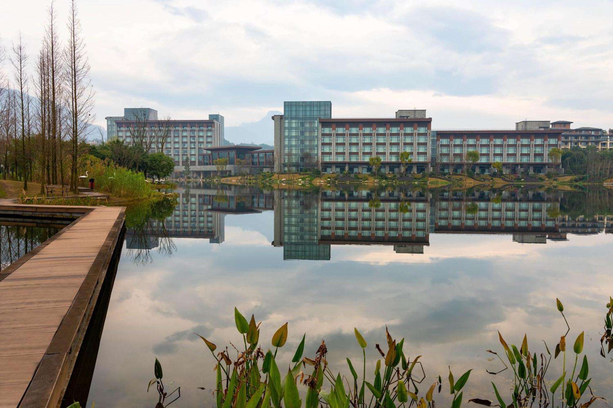 Le Meridien Emei Mountain Resort Gunung Emei Bagian luar foto
